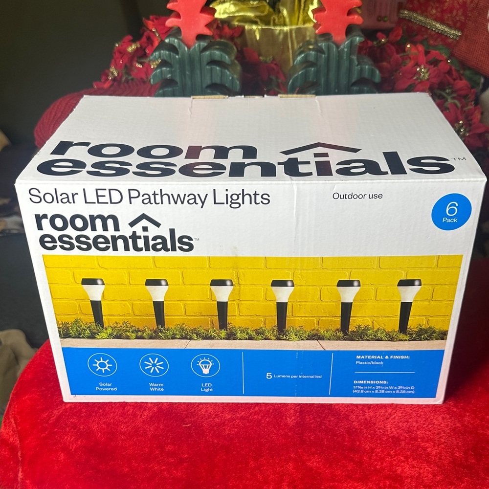 Room Essentials Solar LED Pathway Lights - Black and White